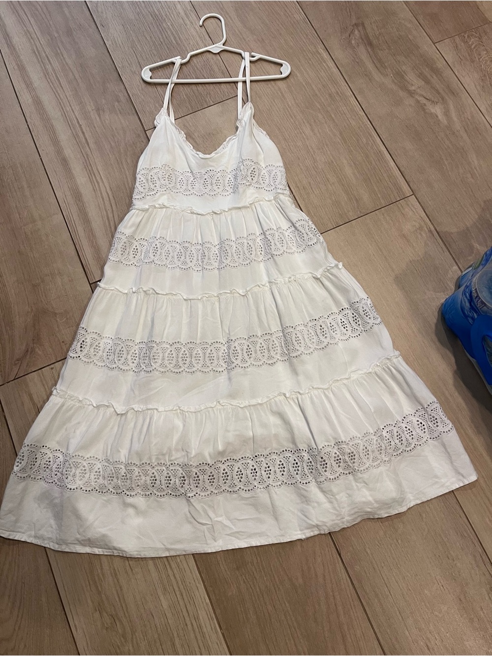 Jessica Simpson White Flower Eyelet Tiered Boho Maxi Dress size Small
